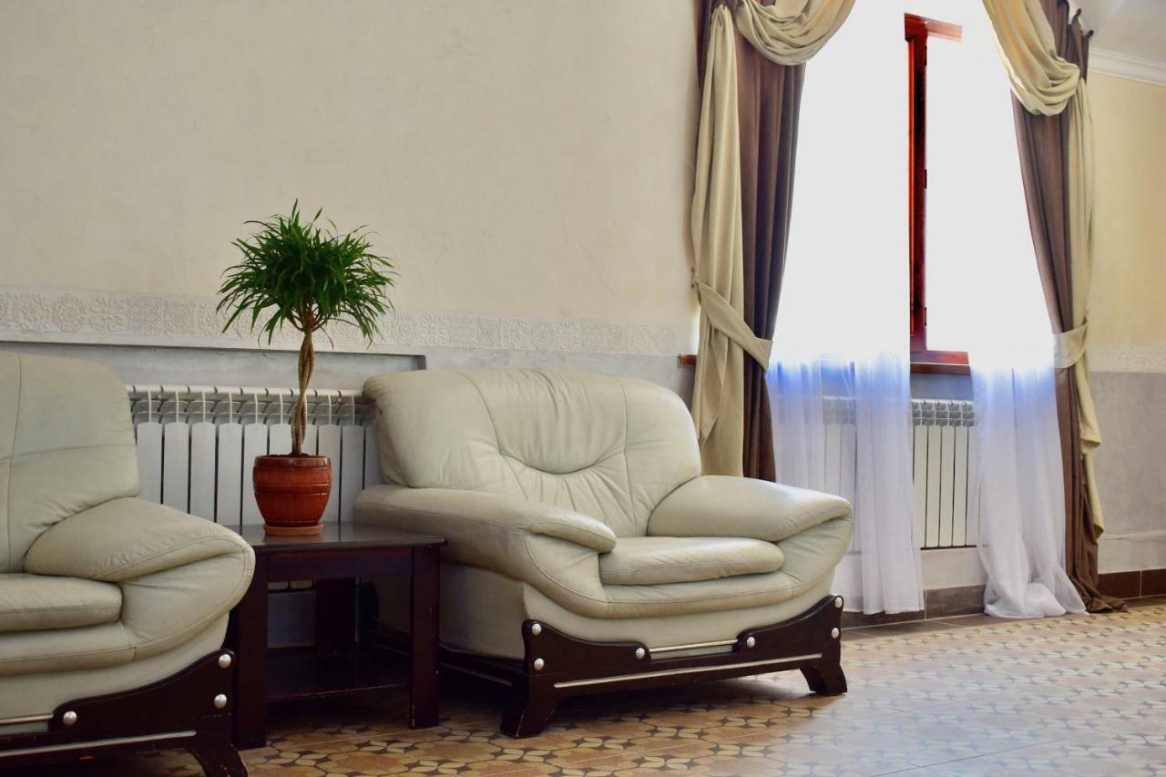Dostar Inn Šymkent Exteriér fotografie
